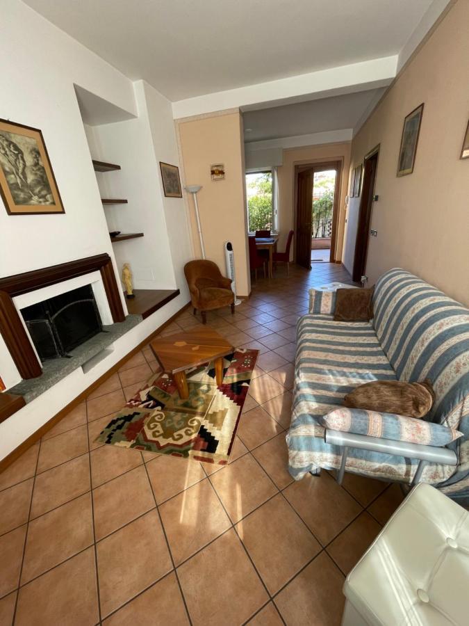 La Casa Dei Sogni Apartment Intra Luaran gambar